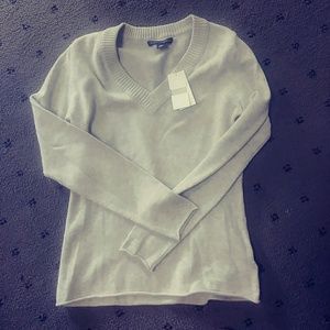 NWT BANANA REPUBLIC V-NECK SWEATER SZ-XS
